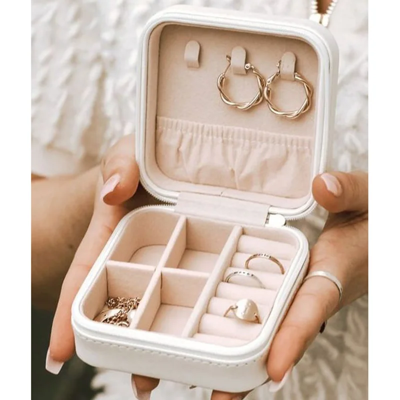 Gold Alphabet Flower Jewelry B - Bar Cart Gold avis et prix